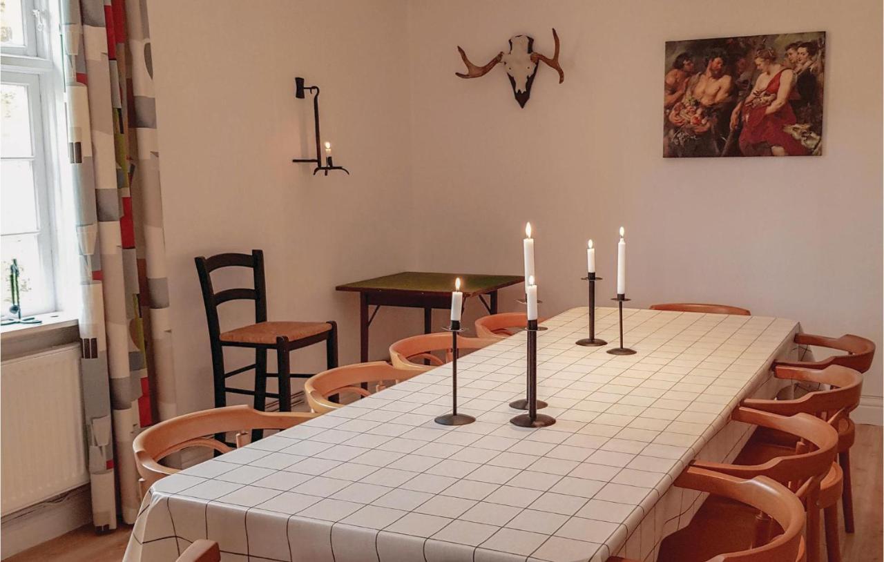 Nice Home In Mantorp With Kitchen ภายนอก รูปภาพ