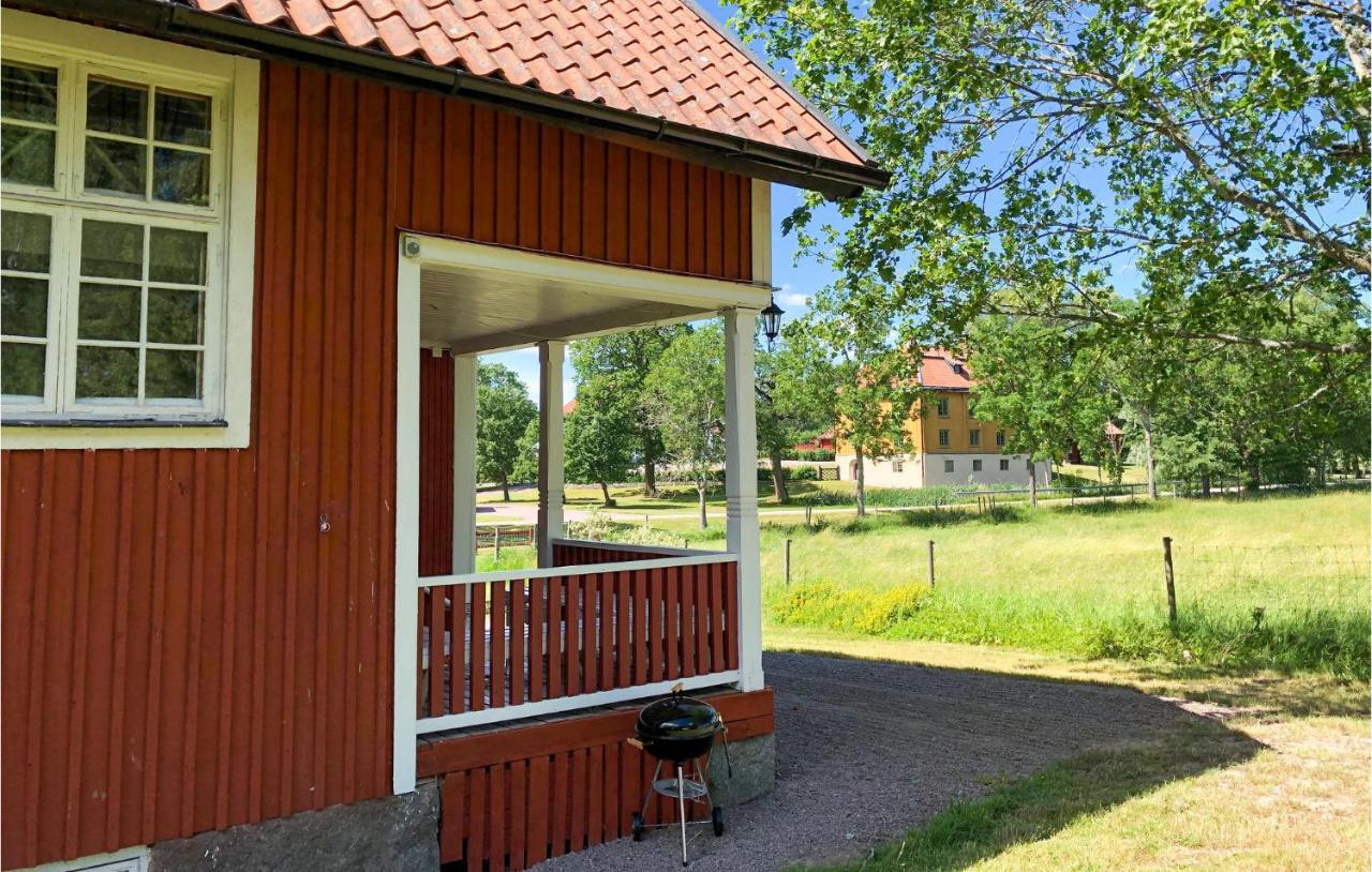 Nice Home In Mantorp With Kitchen ภายนอก รูปภาพ