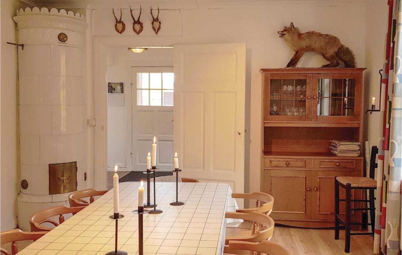 Nice Home In Mantorp With Kitchen ภายนอก รูปภาพ