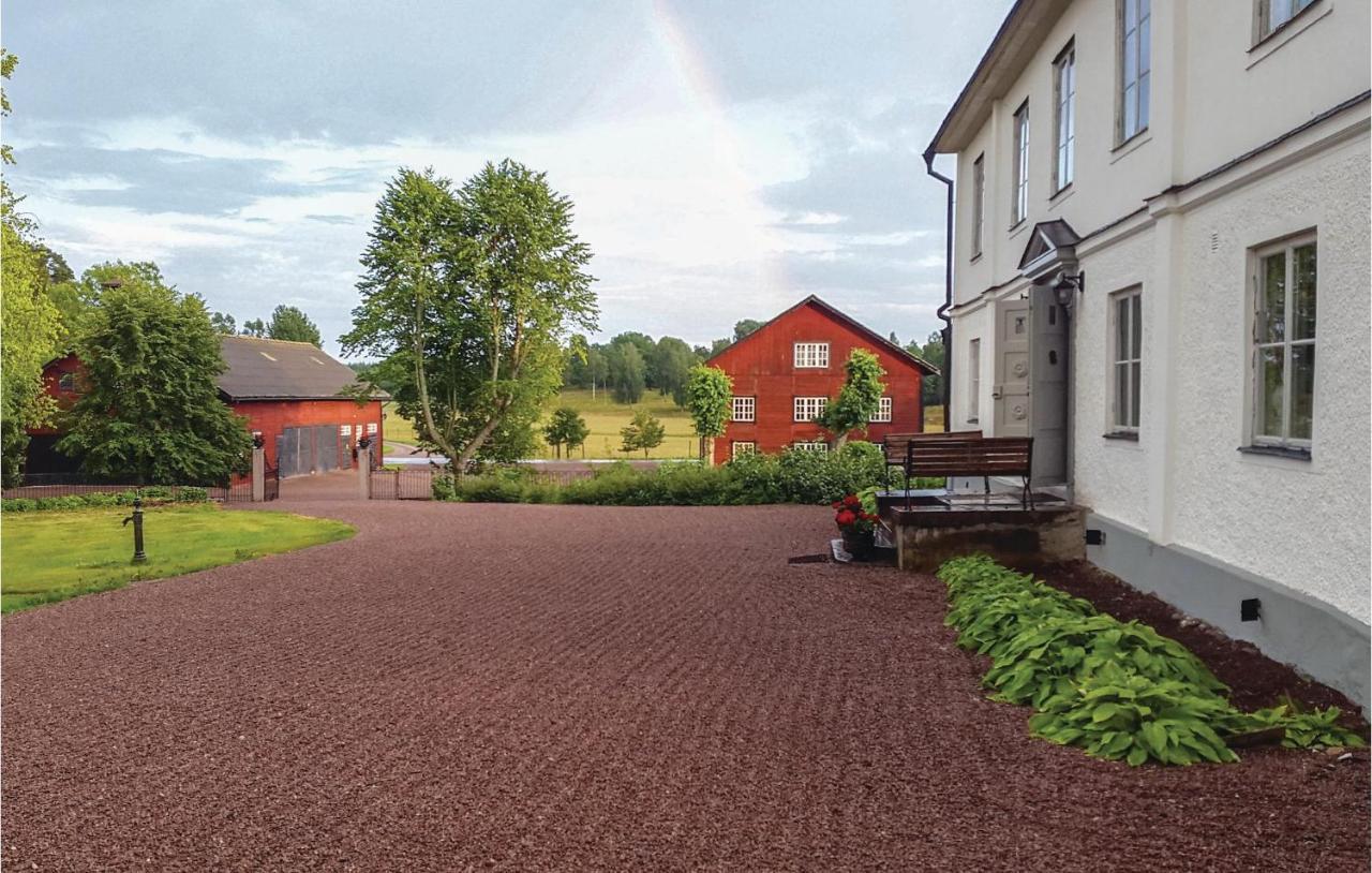 Nice Home In Mantorp With Kitchen ภายนอก รูปภาพ